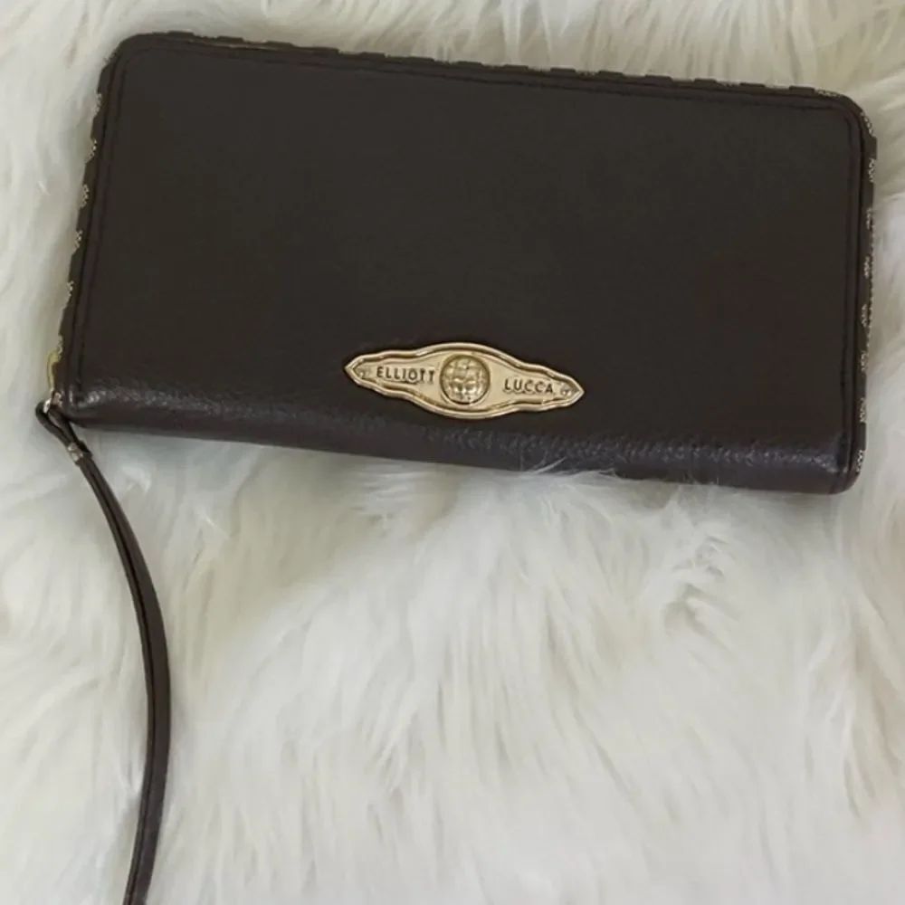 Elliott Lucca Brown Pebbled 100% Cow Leather Channeling Zipper Wristlet Wallet